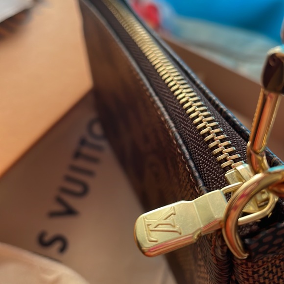 💲8️⃣2️⃣5️⃣❤️MINI POCHETTE ACCESSOIRES                in Damier Ebene❤️ - Picture 14 of 16